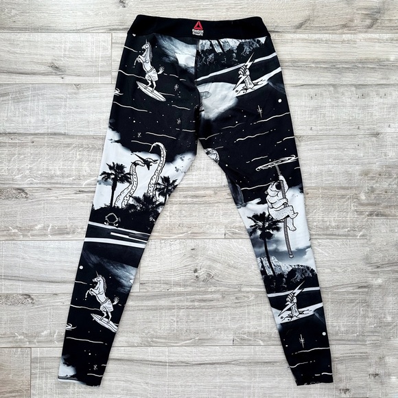 Reebok CrossFit Black White Stretchy Leggings with surfing unicorn shark print S - Picture 2 of 5